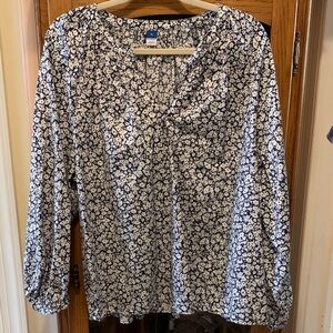 Old Navy Floral Blue and White Women's Top